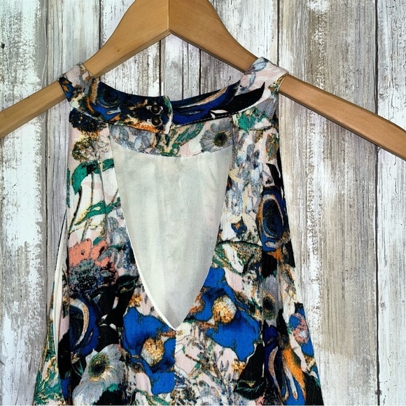 Entro Printed Floral Halter Neck Dress - Picture 4 of 8
